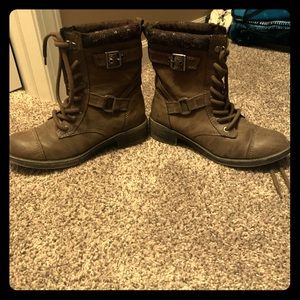 Woman’s Rocket Dog Boots Size 7-7 1/2
